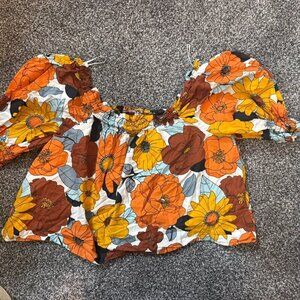 Steve Madden BB Dakota cropped floral blouse with peasant short sleeves